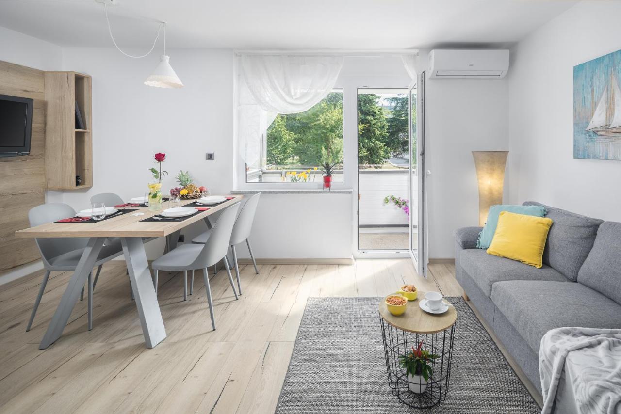 App***max Apartment *