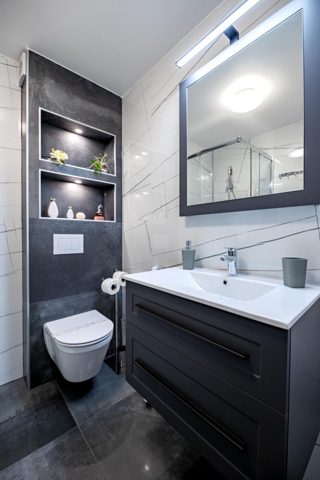 Apartment App***max *